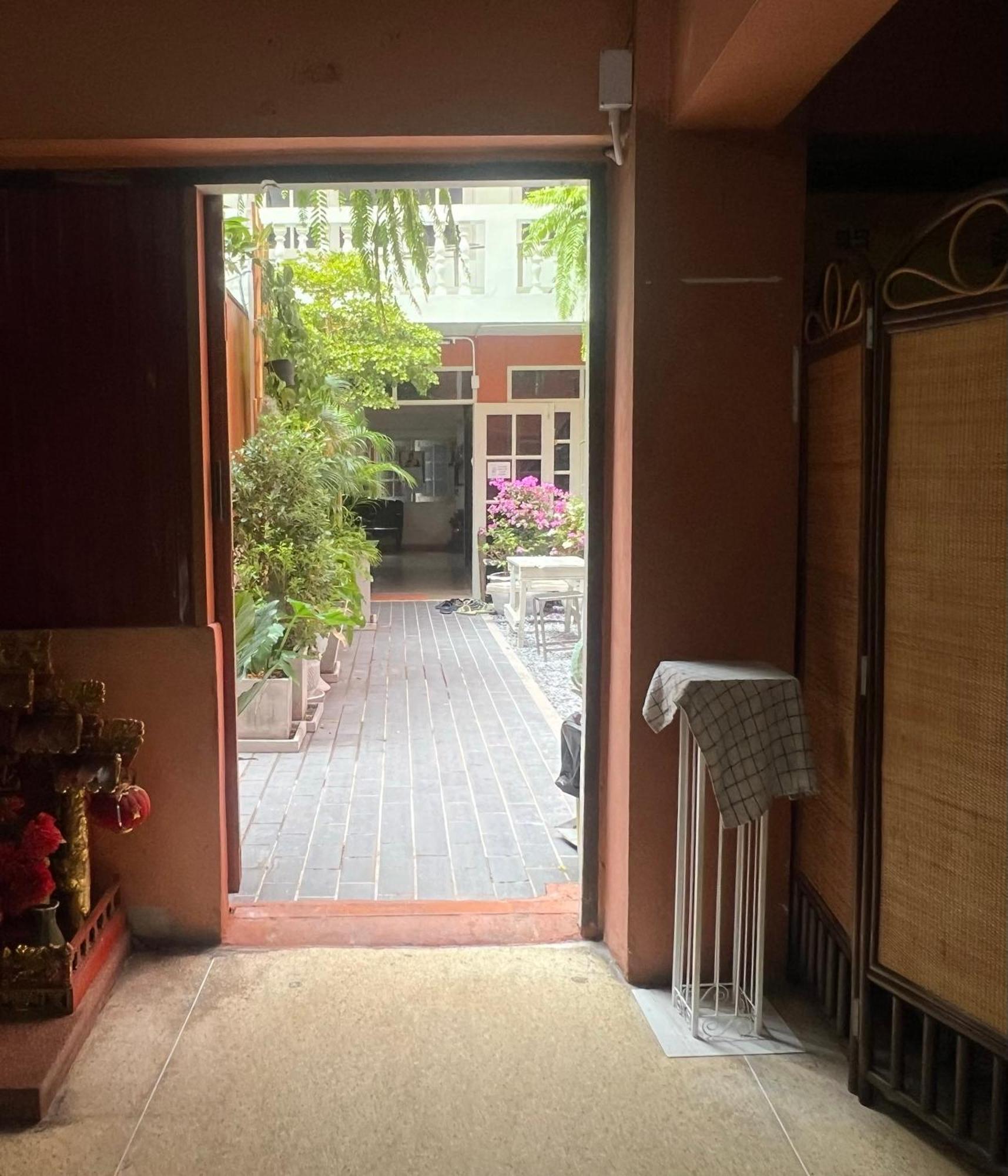 Vonden Garden By Merry V Bangkok Extérieur photo